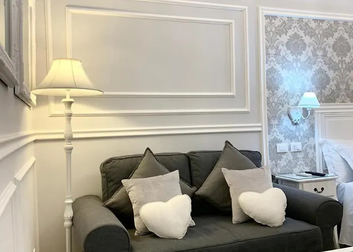 Charme & Chic Luxury Guest house Rome